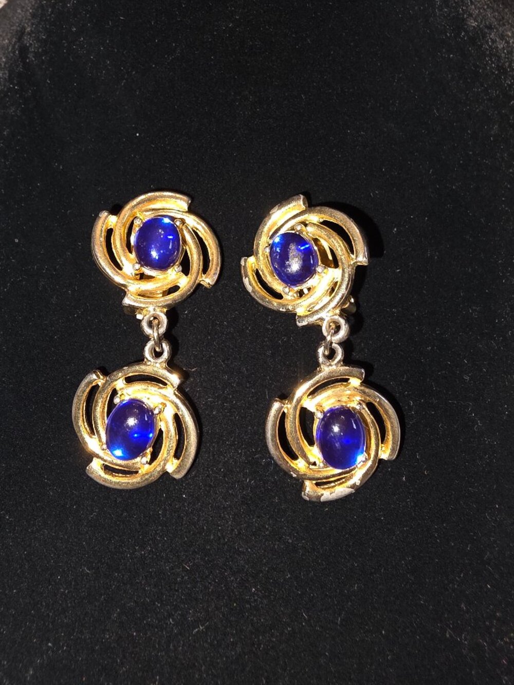 Vintage Paolo Gucci Signed Gold Tone Blue Cabochon Dangle Clip Earrings